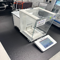 Mettler Toledo XSR105 Analytical Balance image 0